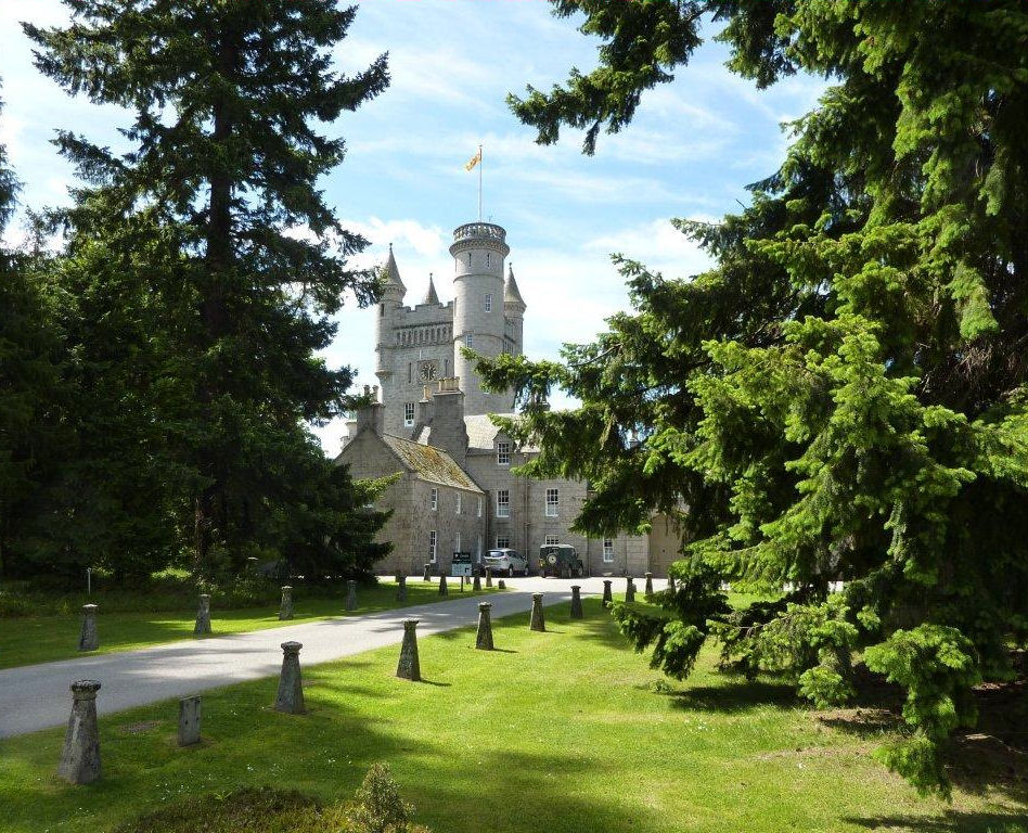 BALMORAL-CASTLE-ROYAL-DEESIDE-CAIRNGORMS NATIONAL-PARK-ABERDEENSHIRE-SCOTLAND-UK